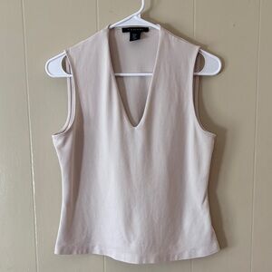 Tahari Women's Cream V-Neck Sleeveless Top. Size medium flattering tank top